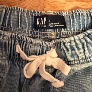 GAP High Rise Easy Barrel Jean